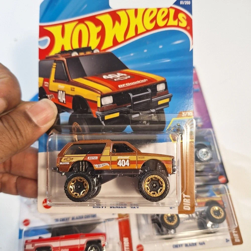 Hot Wheels Chevy Blazer Custom & 4×4 Red Edition/ Tubular Trucks 5 Trucks